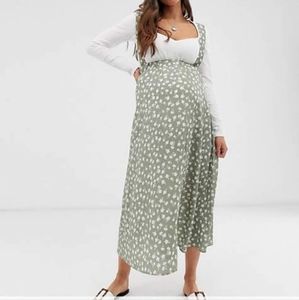 ASOS DESIGN maternity midi pinafore floral skirt & sweetheart shirt set